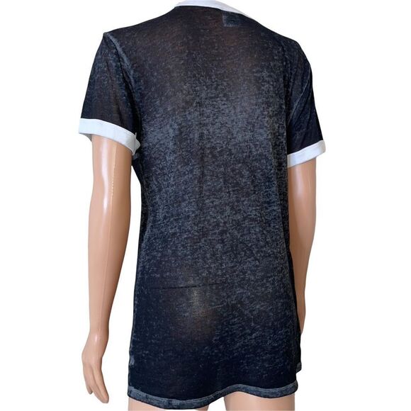 💋Bundle 4 items for $20. Add items💋 to a bundle - Picture 3 of 9